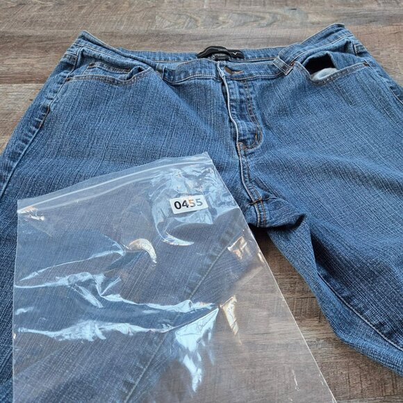 Venezia Women's 20 Petite Plus Size Denim Jeans Flare bottom - Picture 7 of 7